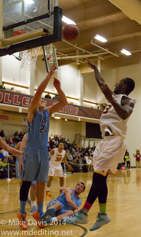 RegisMBbasketball11_18_14Tufts - 0102